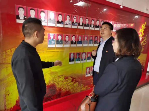 说明: https://cyc.lzre.edu.cn/__local/F/B7/FE/04B18E83333DFC16D7241B1546C_732E932E_BE4E6.png